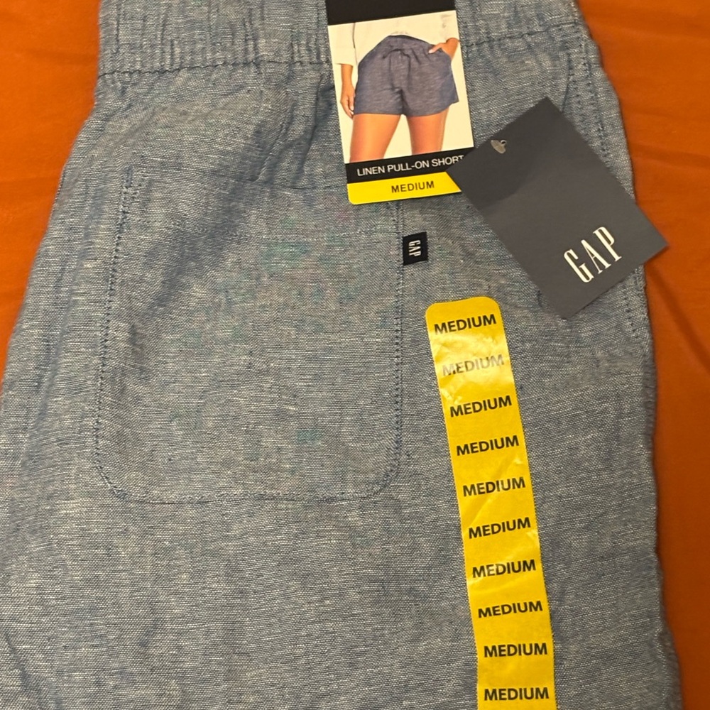 GAP Blue linen Shorts. Brand new Size medium. $30